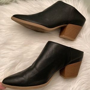 Universal Thread mules